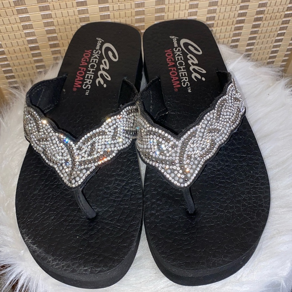 🦋Skechers Vinyasa Pretty Thang Woman’s Black /Silver Rhinestone Sandals